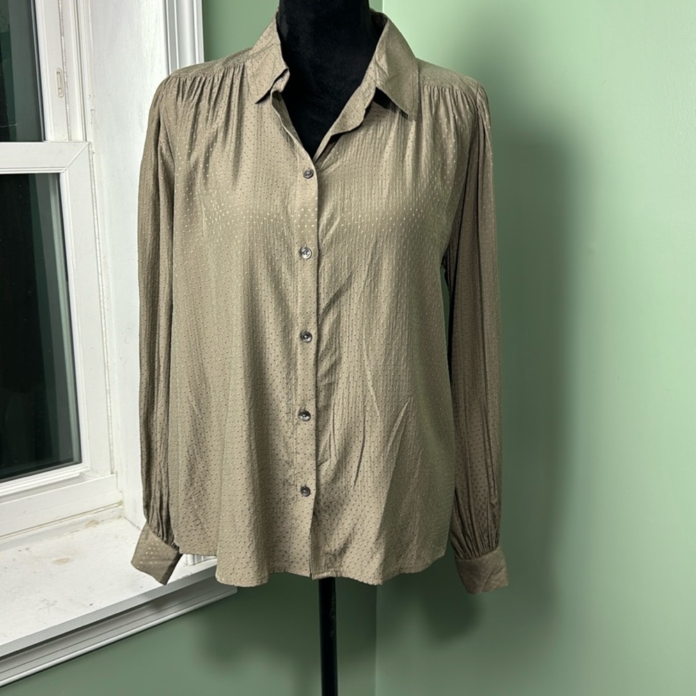 NWT Ann Taylor top button-down blouse, medium